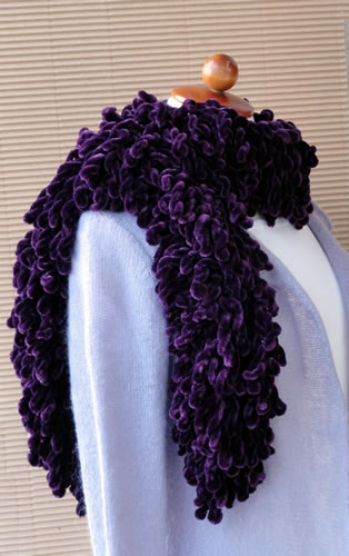 Grosse écharpe avec grosse laine (aiguille 12). Motif spécial