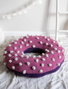 187/10 Modèle Pouf donut en Plassard Top et Tiptop